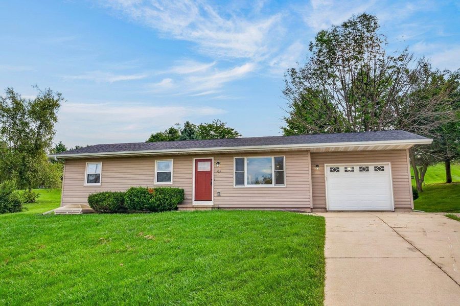 Front exterior of 505 Kari Krest, Barneveld WI — the sample listing used in this MLS walkthrough